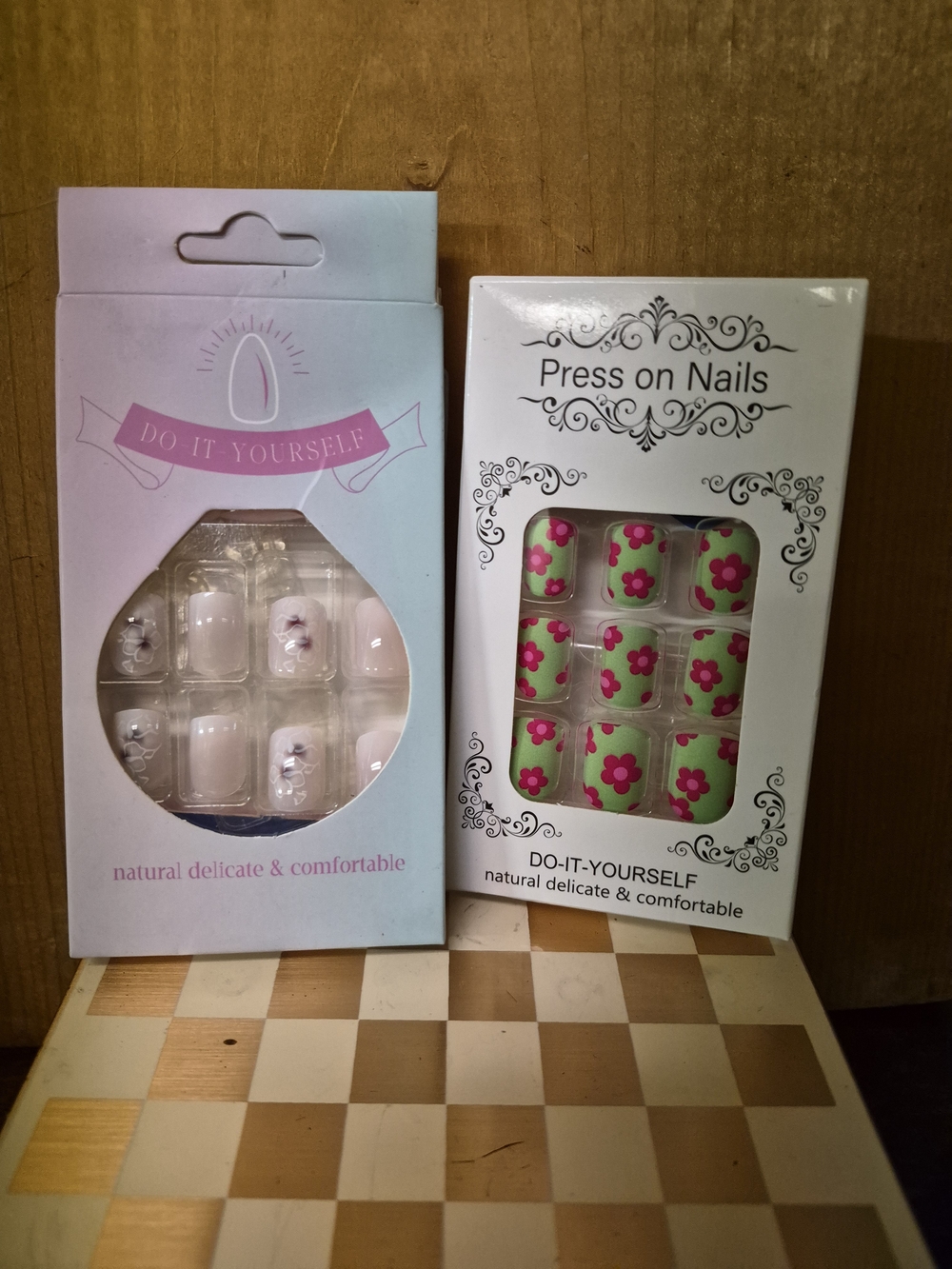 Bundle of 2 Floral Press-On Nail Sets - Pink & Green Flower Designs